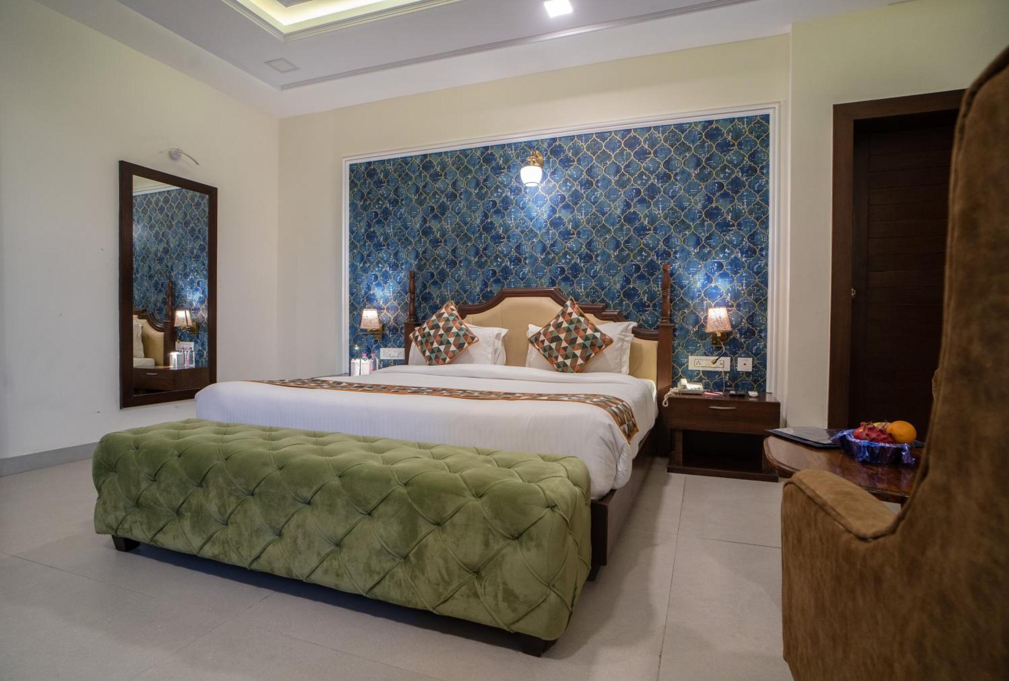 The Courtyard - Beyond Bar & Club Hotel Udaipur Buitenkant foto