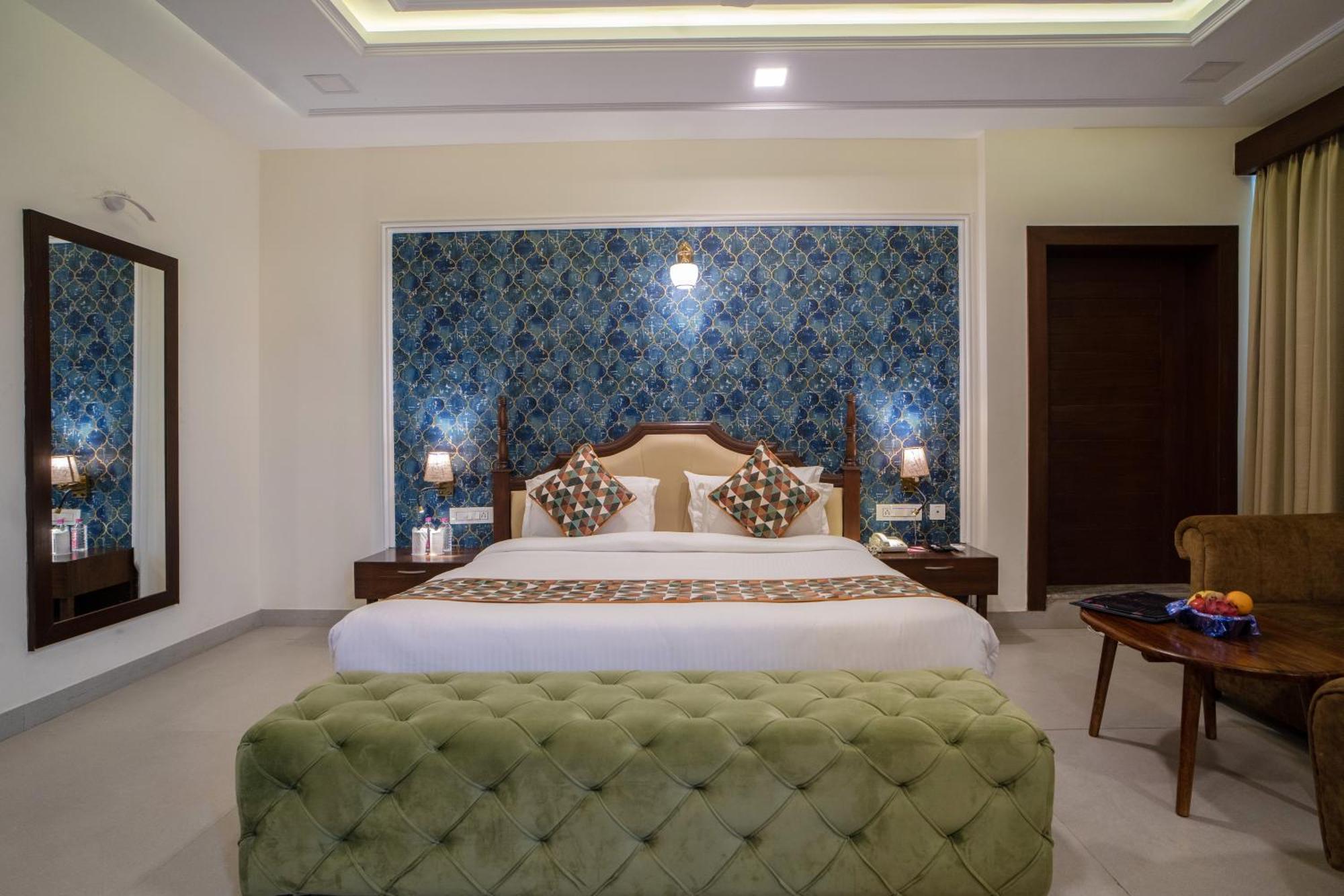 The Courtyard - Beyond Bar & Club Hotel Udaipur Buitenkant foto