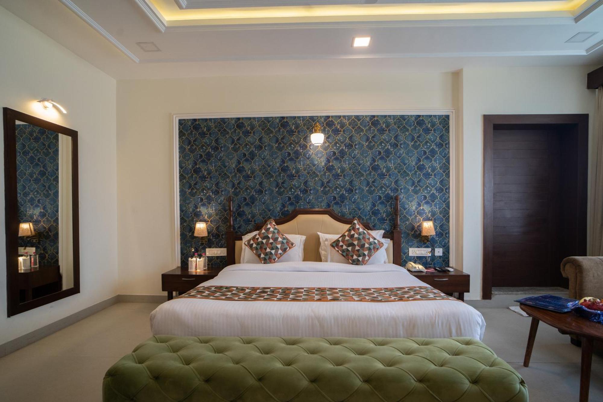 The Courtyard - Beyond Bar & Club Hotel Udaipur Buitenkant foto
